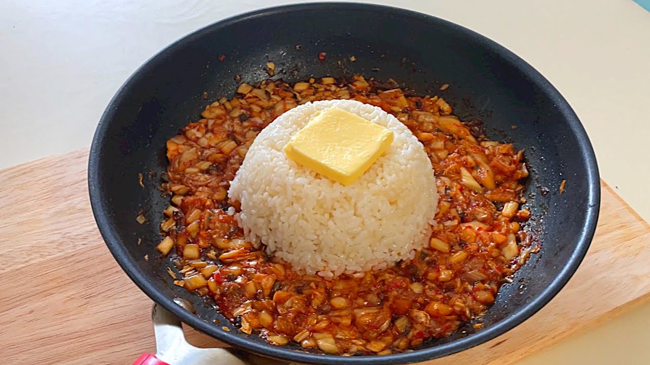 김밥집 사장님의 점심메뉴 | 김치볶음밥 노하우도 공개 합니다! Kimchi Stir-fried Rice Recipe : 김밥집 사장님 감사합니다!